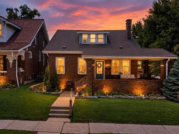 1154 Dover Place , St Louis, MO 63111