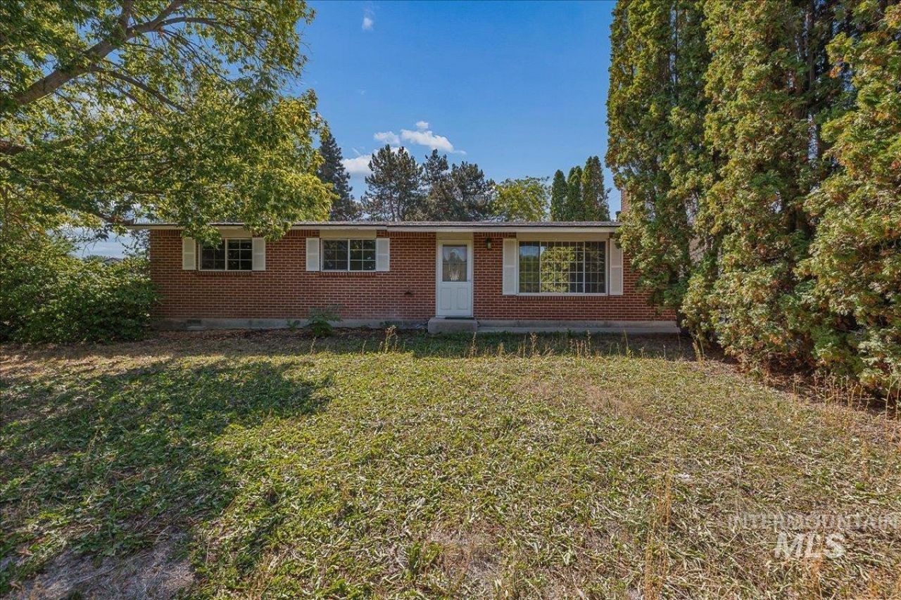 2530 S Cloverdale Rd, Boise, ID 83709 Main Photo