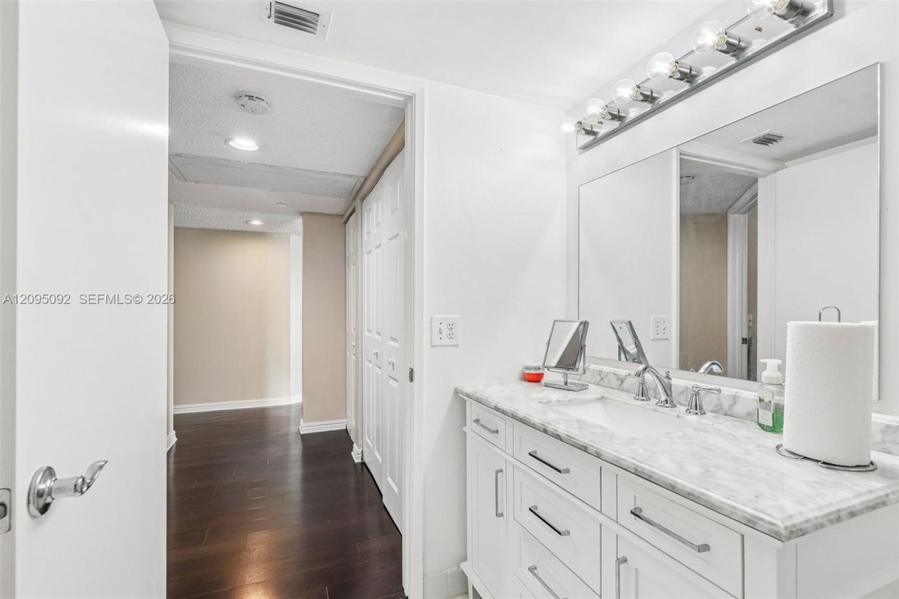 13800 SW 5th Ct, Unit 301M, Pembroke Pines, FL 33027 Photo