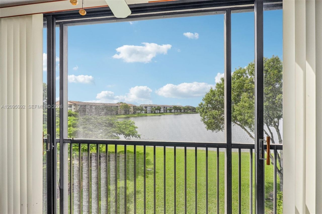13800 SW 5th Ct, Unit 301M, Pembroke Pines, FL 33027 Photo