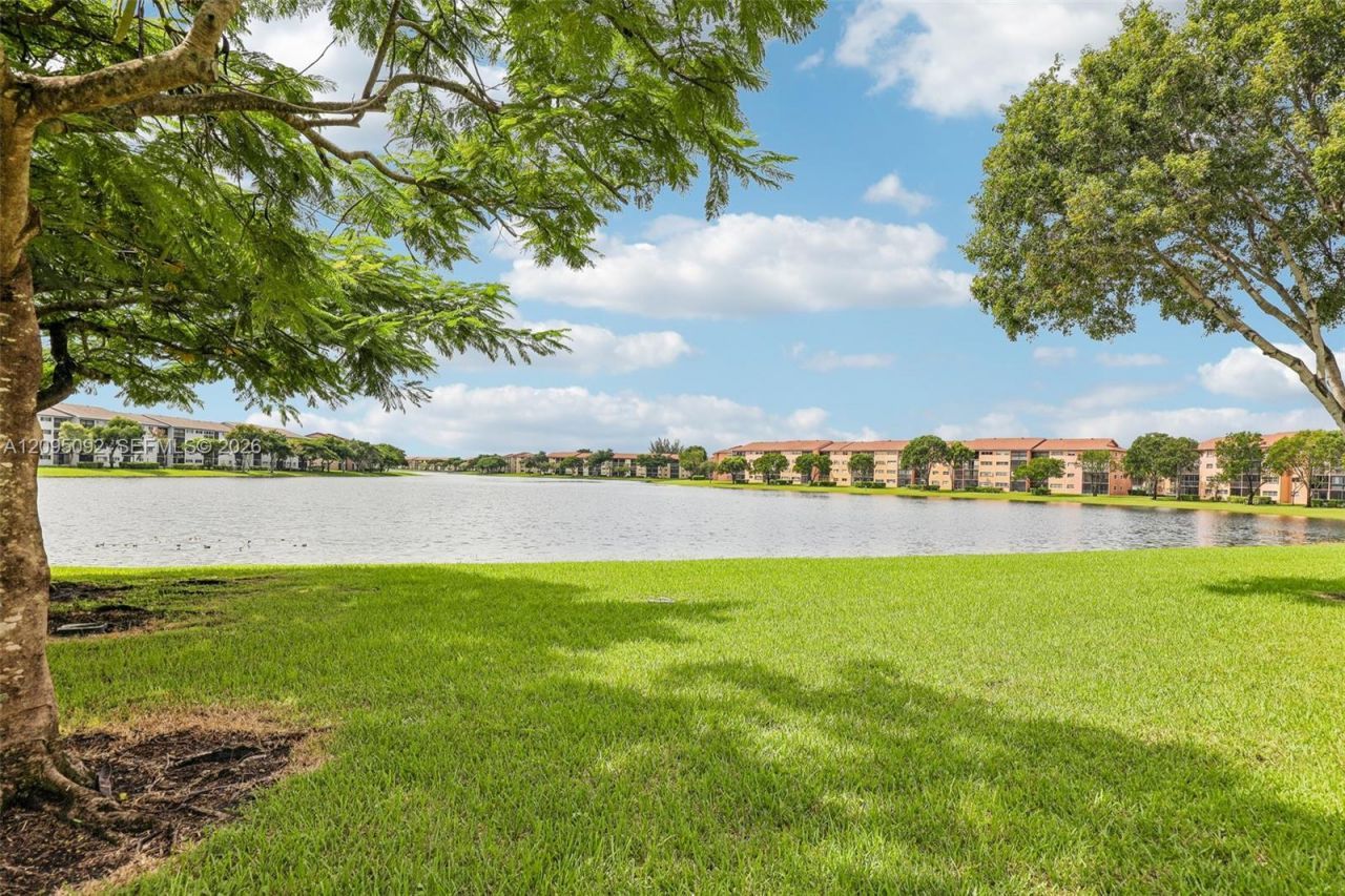 13800 SW 5th Ct, Unit 301M, Pembroke Pines, FL 33027 Photo