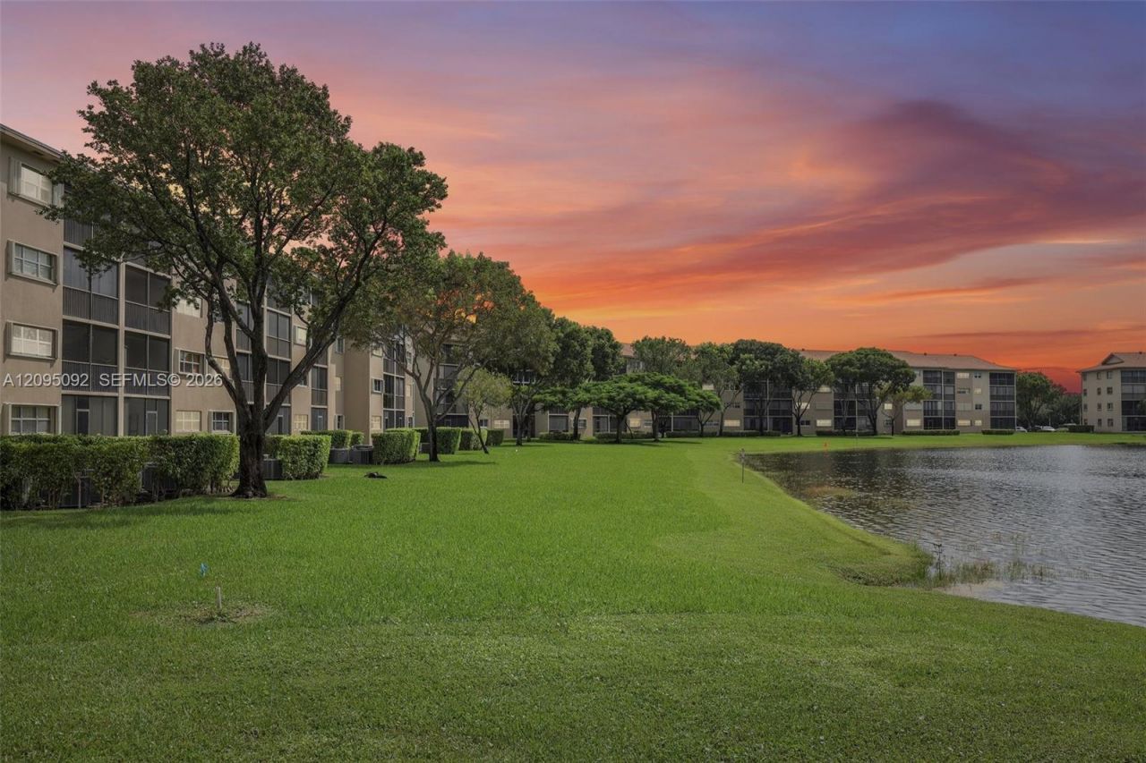 13800 SW 5th Ct, Unit 301M, Pembroke Pines, FL 33027 Photo