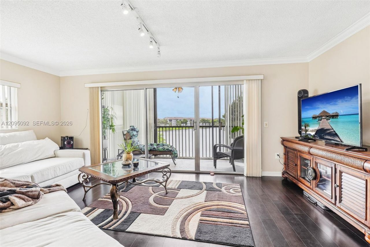 13800 SW 5th Ct, Unit 301M, Pembroke Pines, FL 33027 Photo