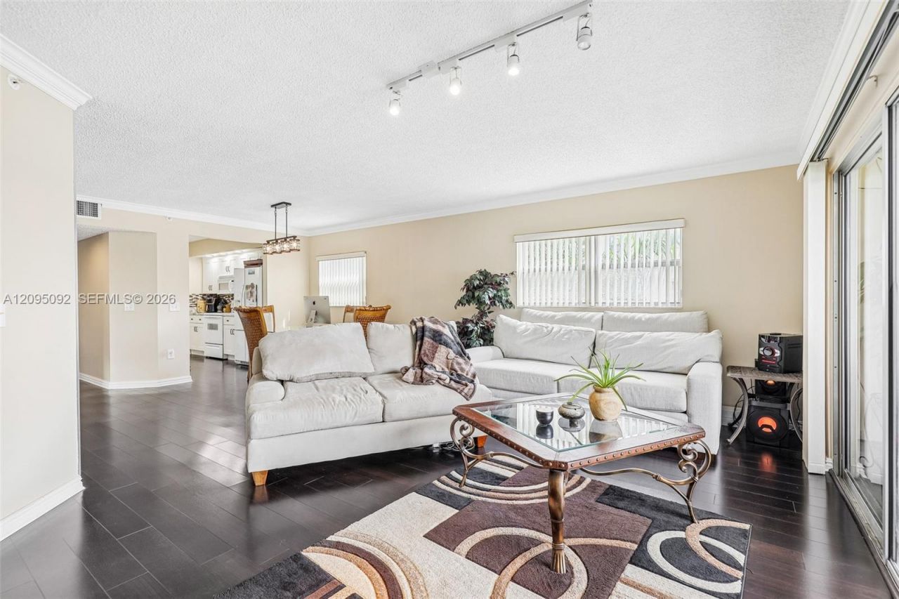13800 SW 5th Ct, Unit 301M, Pembroke Pines, FL 33027 Photo
