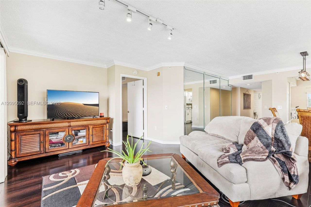 13800 SW 5th Ct, Unit 301M, Pembroke Pines, FL 33027 Photo