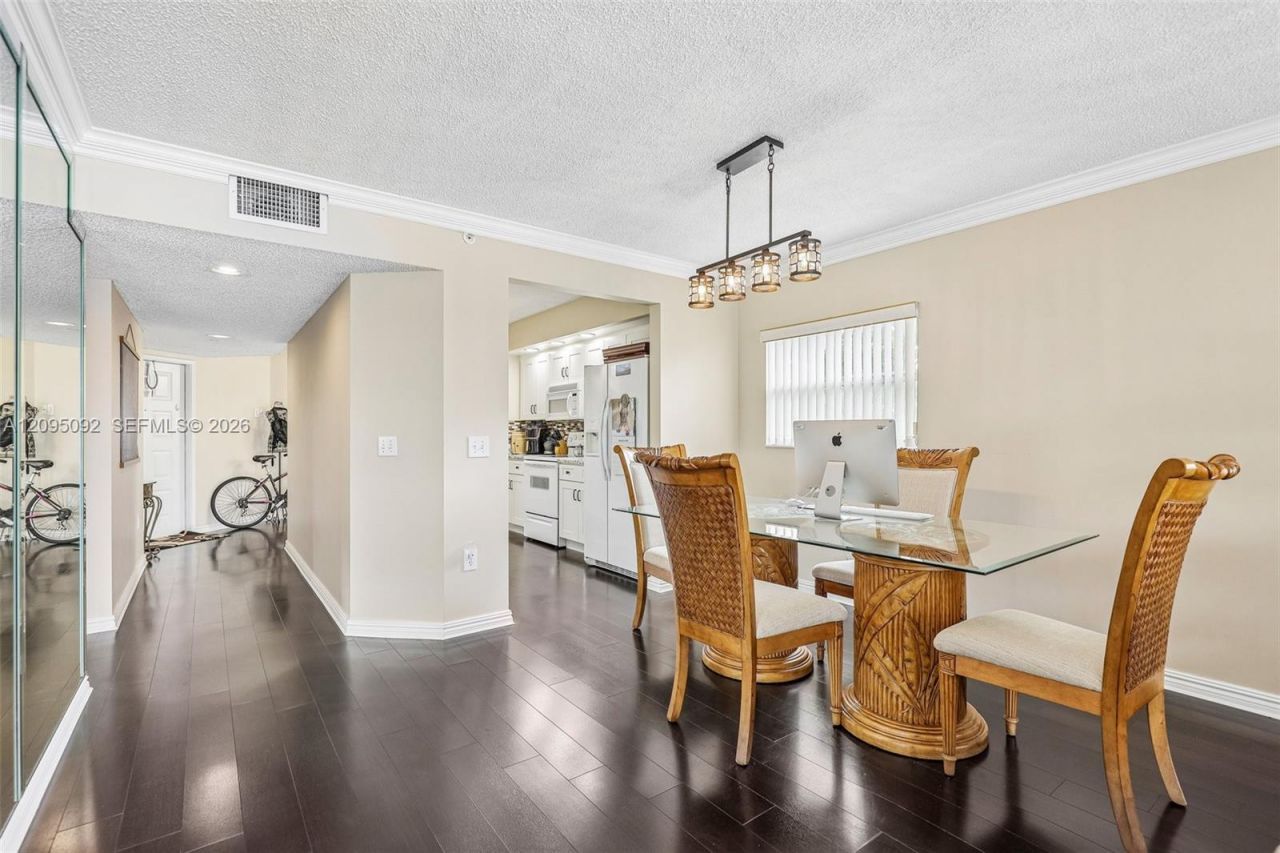 13800 SW 5th Ct, Unit 301M, Pembroke Pines, FL 33027 Photo