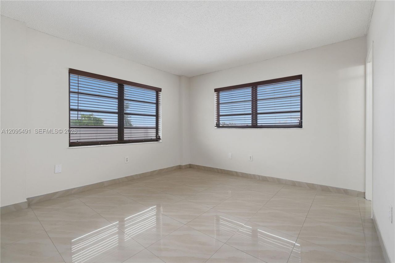 8255 Abbott Ave, Unit 501, Miami Beach, FL 33141 Photo