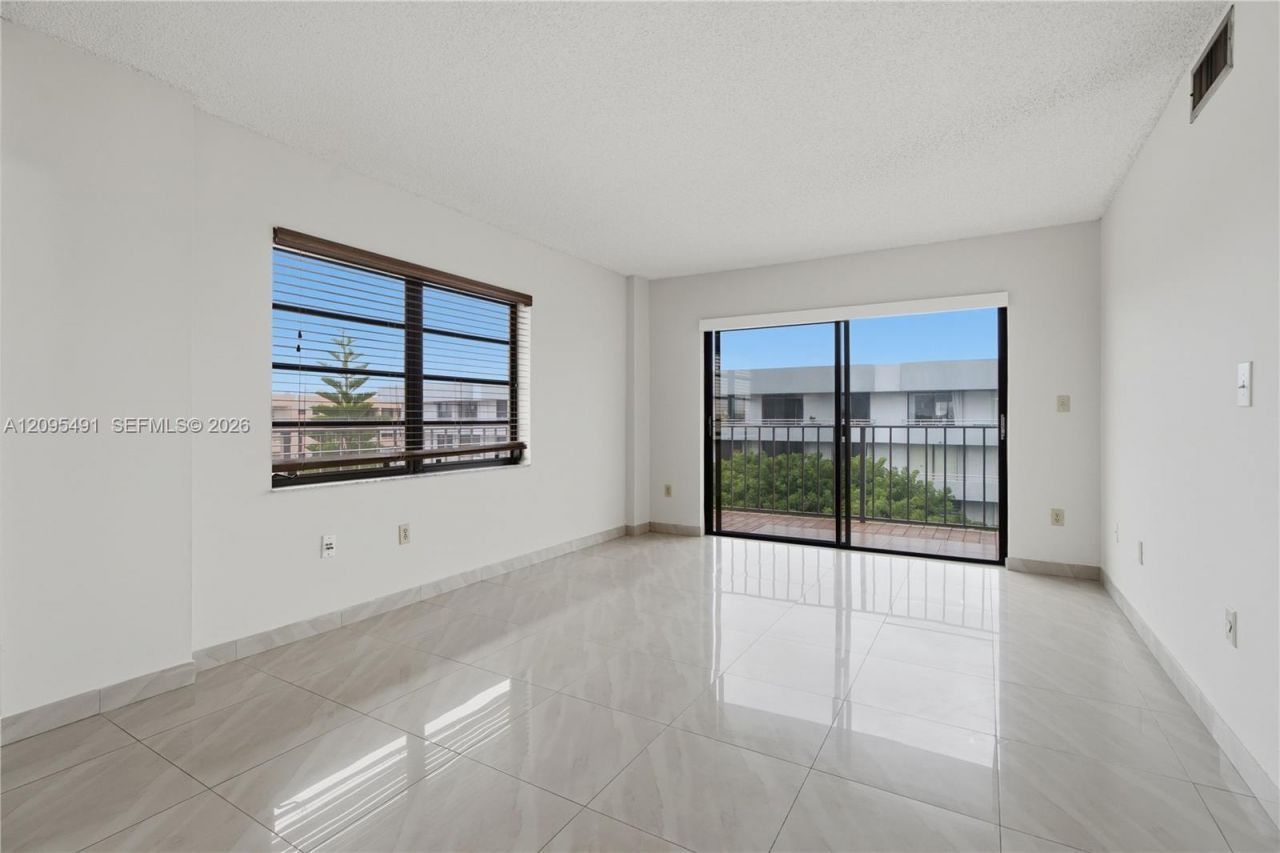 8255 Abbott Ave, Unit 501, Miami Beach, FL 33141 Photo
