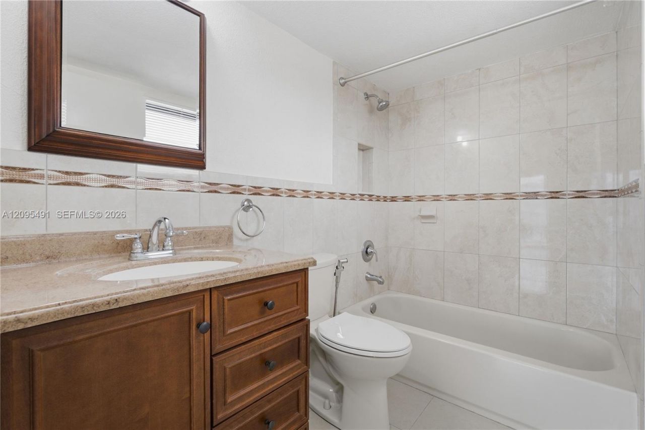 8255 Abbott Ave, Unit 501, Miami Beach, FL 33141 Photo