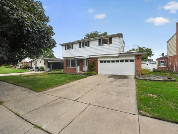 280 Clinton River Drive, Mount Clemens, MI 48043