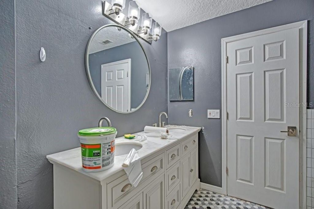 3743 Gatlin Woods Drive , Orlando, FL 32812 Photo