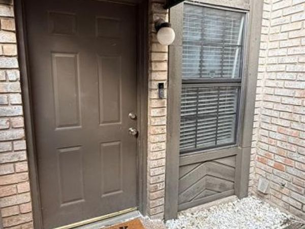 1915 S 10th Street , Waco, TX 76706