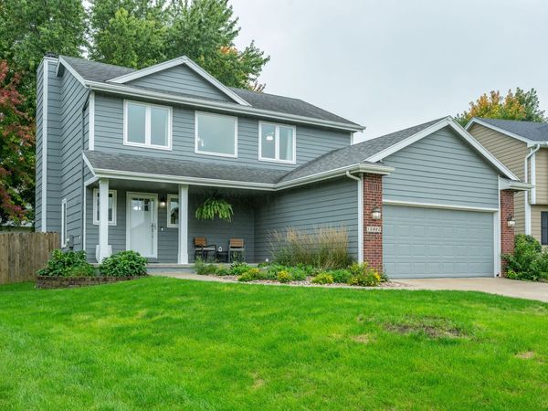 15462 Rosewood Drive, Clive, IA 50325