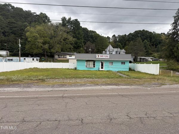 410 Southeast Quillen Avenue, Coeburn, VA 24230