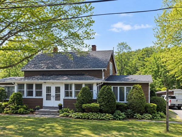 212 Elm St, Agawam, MA 01001