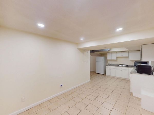 123 Aspinwall, Unit B, Brookline, MA 02446