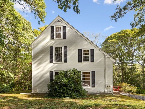204 Woods Hole Rd, Falmouth, MA 02540