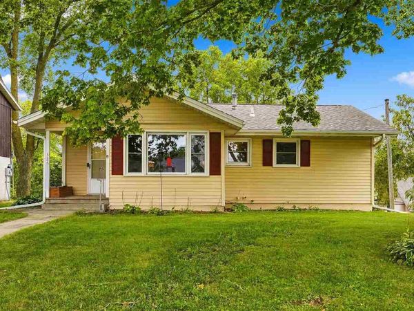 326 N 6th Street, West Branch, IA 52358
