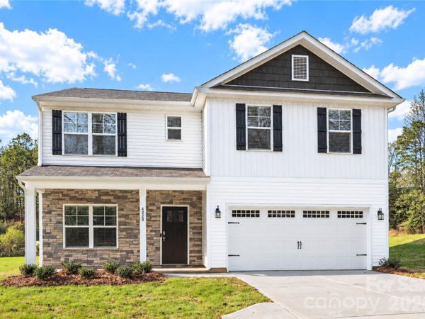 2239 Dardan Woods Drive , Charlotte, NC 28215