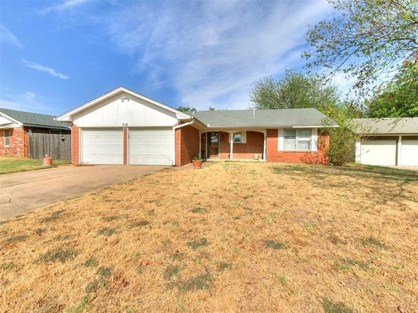 709 Wood Crest Street, Moore, OK 73160