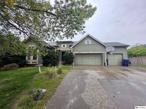 9502 S 27th Street, Bellevue, NE 68147