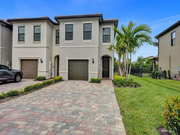 4825 CHANTILLY Road, Lake Worth, FL 33467