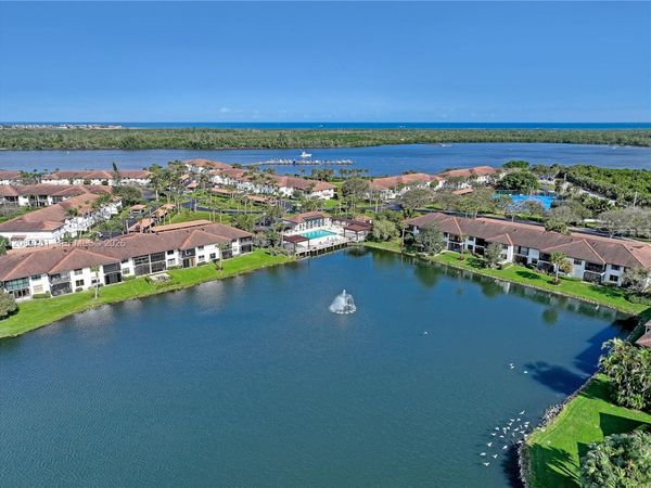 6082 SE Landing Way , Unit 10, Stuart, FL 34997