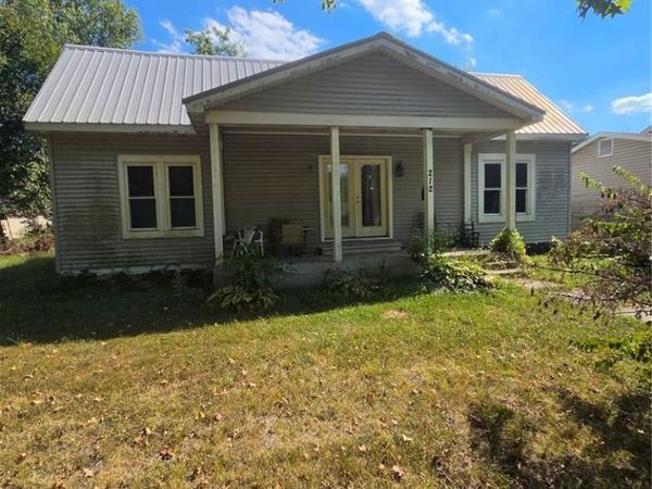 212 E James Boulevard, St James, MO 65559