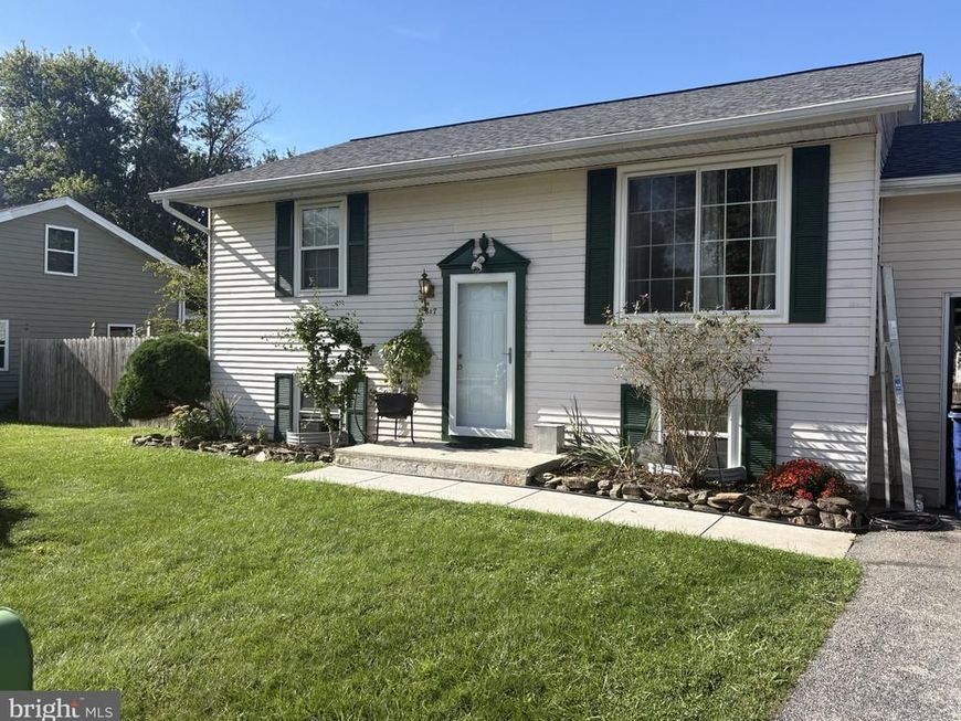 507 Lakeview Circle, Littlestown, PA 17340 Main Photo