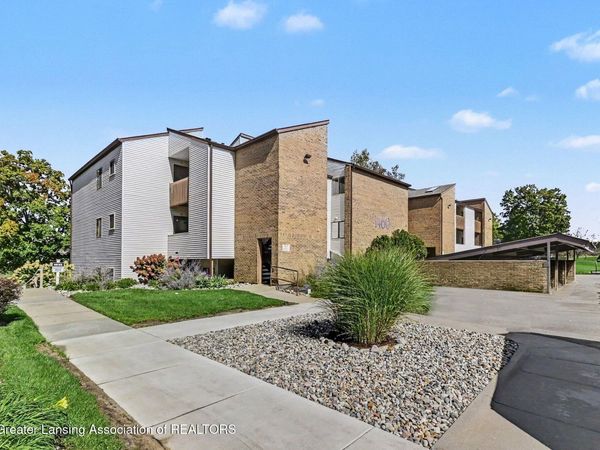 1460 E Pond Drive, Okemos, MI 48864
