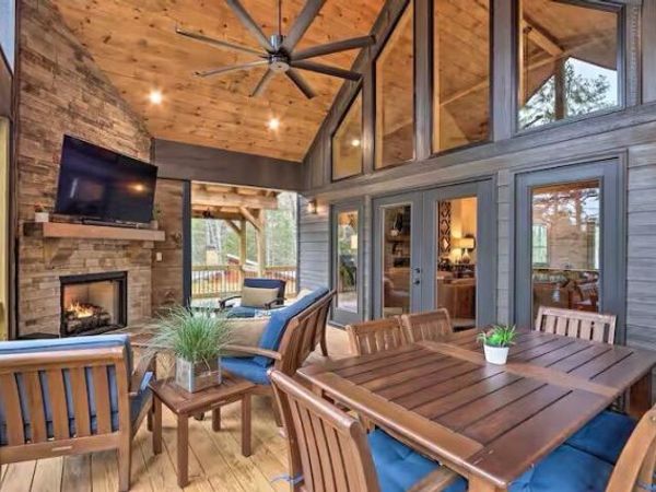 481 Hillsdale Drive, Ellijay, GA 30540