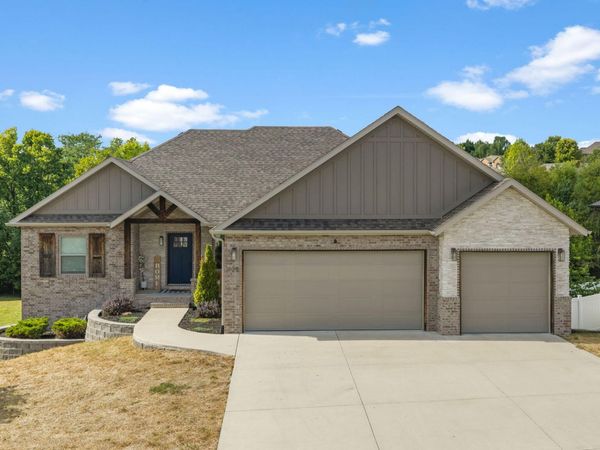 2127 N Bradbury Lane , Ozark, MO 65721