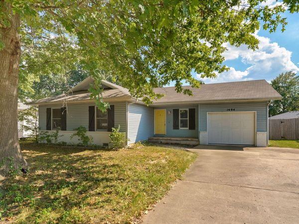 1494 W Daniels Street, Ozark, MO 65721