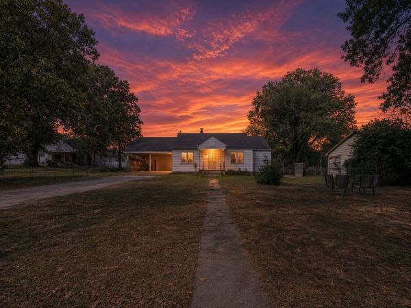 401 Hall Street , Alton, MO 65606