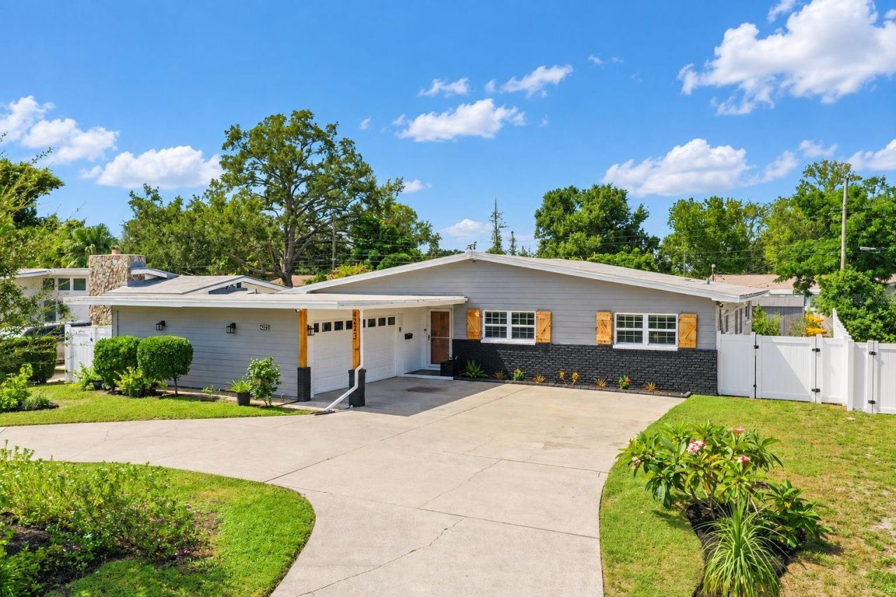 4223 Narvarez Way S, Saint Petersburg, FL 33712 Main Photo