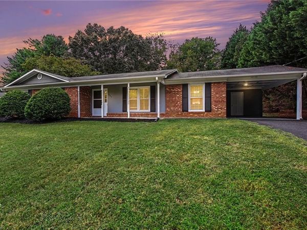 809 Merriweather Drive, King, NC 27021