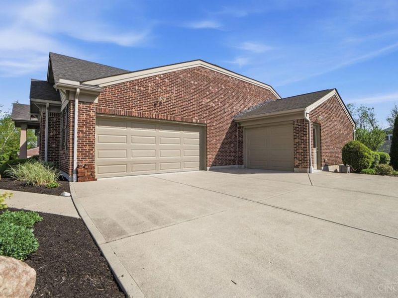 3112 Renaissance Boulevard, Middletown, OH 45005 Photo 3