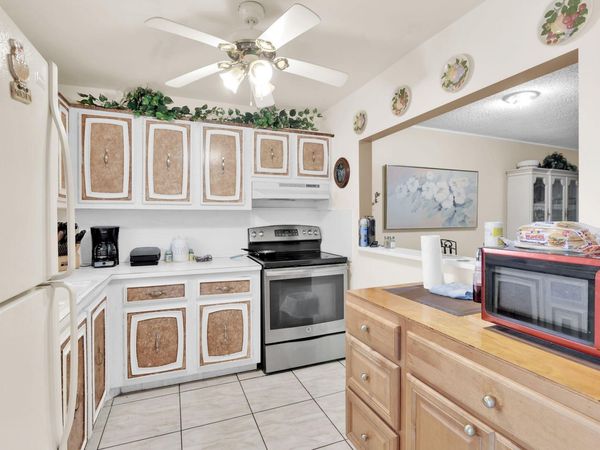 711 LORI Drive, Unit 204, Palm Springs, FL 33461