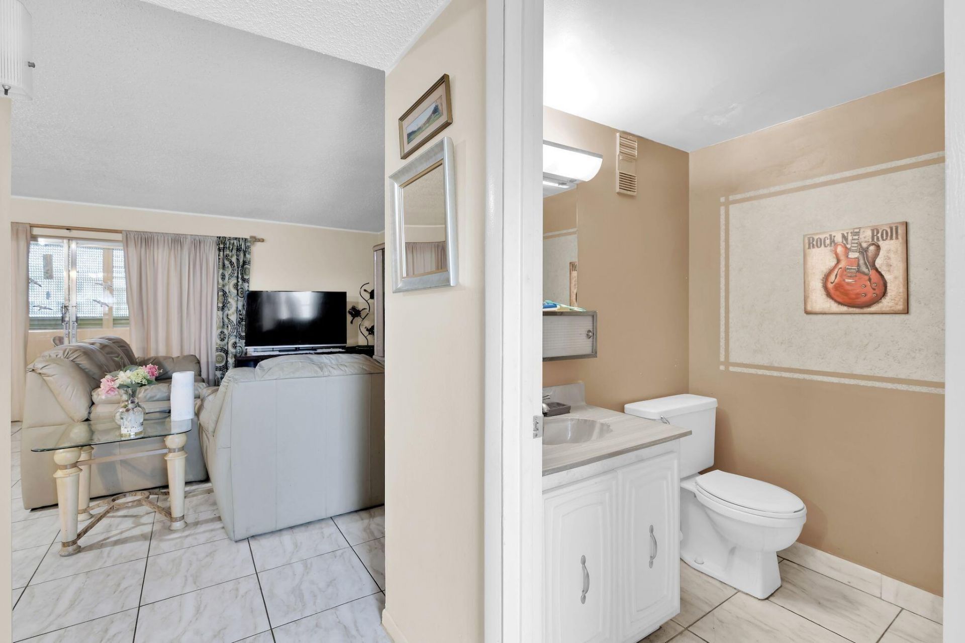 711 Lori Drive, Unit 204, Palm Springs, FL 33461 Photo