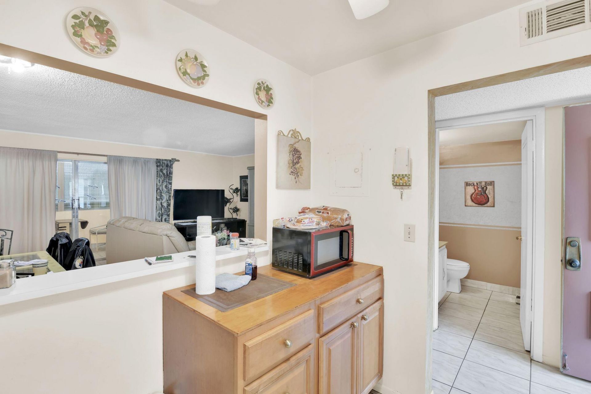 711 Lori Drive, Unit 204, Palm Springs, FL 33461 Photo