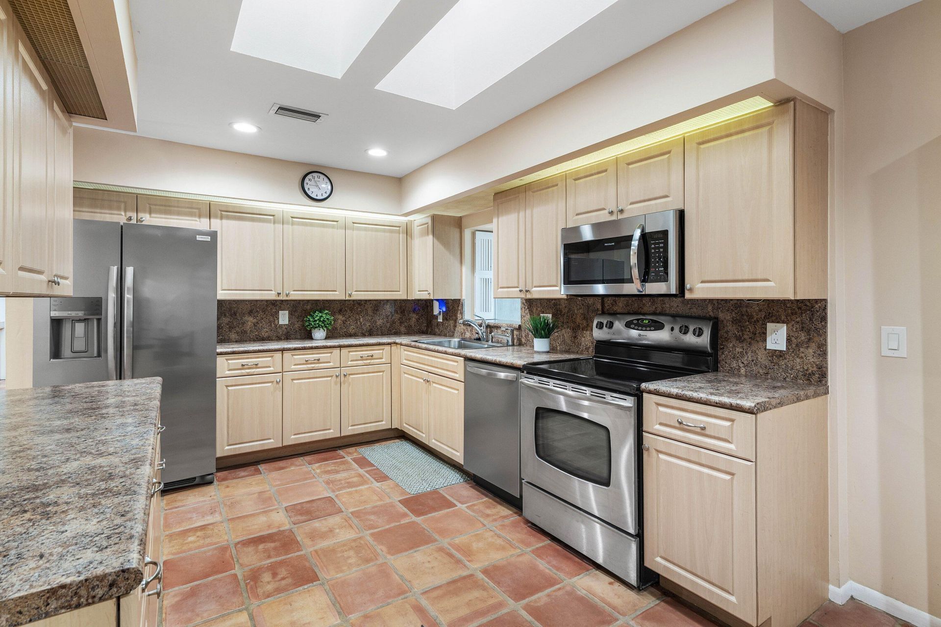 61 Hampshire Lane, Boynton Beach, FL 33436 Photo