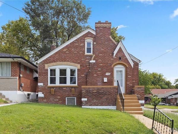 3500 Central Place , Beverly Hills, MO 63121