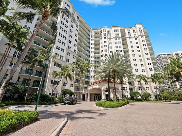 20000 E Country Club Dr , Unit 314, Aventura, FL 33180