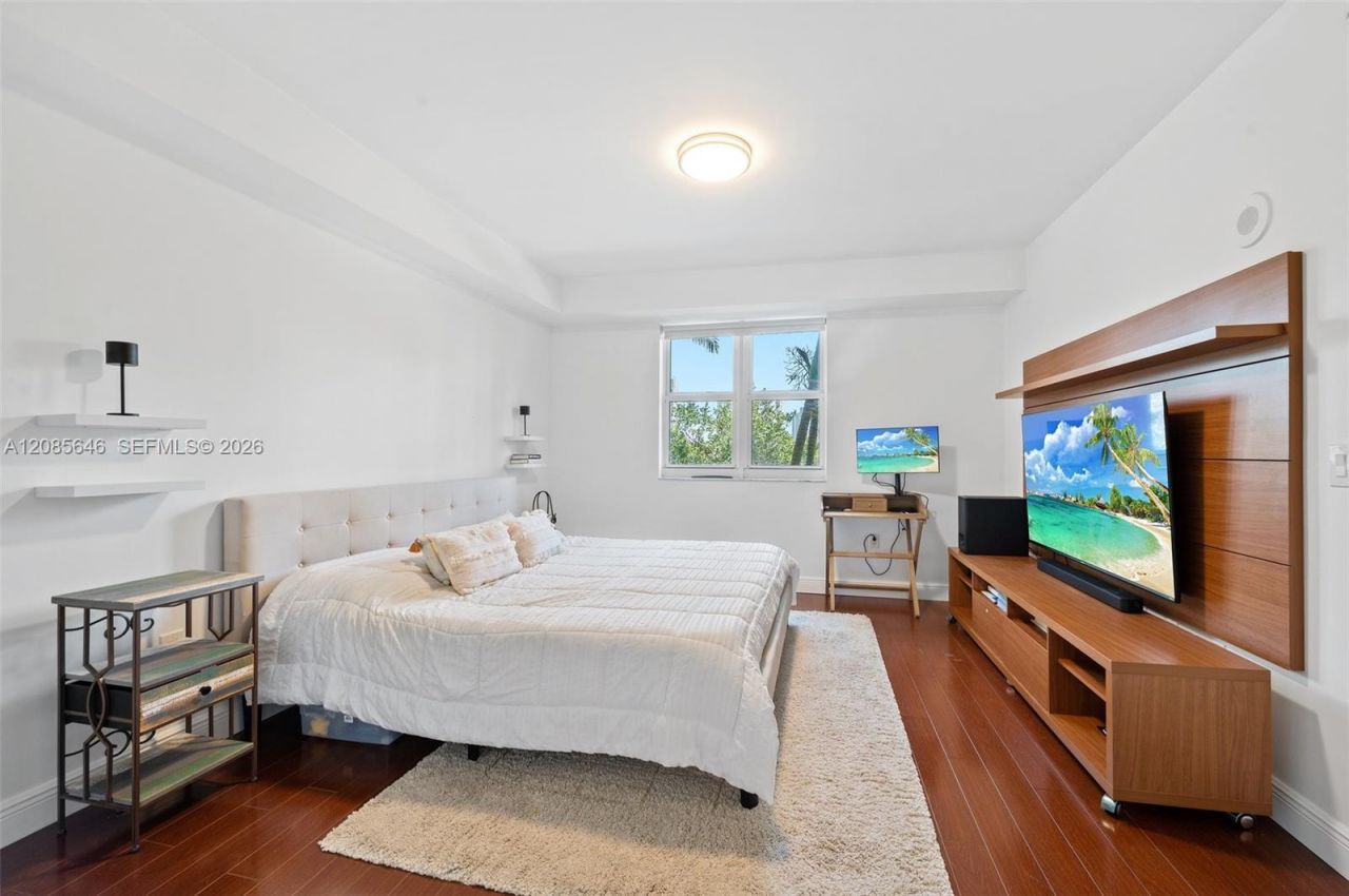 20000 E Country Club Dr , Unit 314, Aventura, FL 33180 Photo