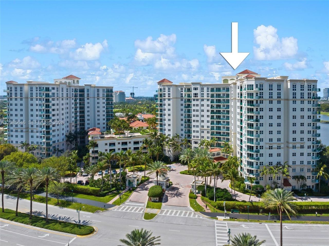 20000 E Country Club Dr , Unit 314, Aventura, FL 33180 Photo
