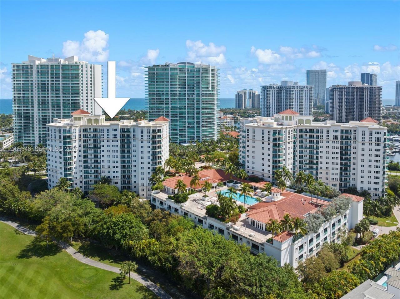 20000 E Country Club Dr , Unit 314, Aventura, FL 33180 Photo