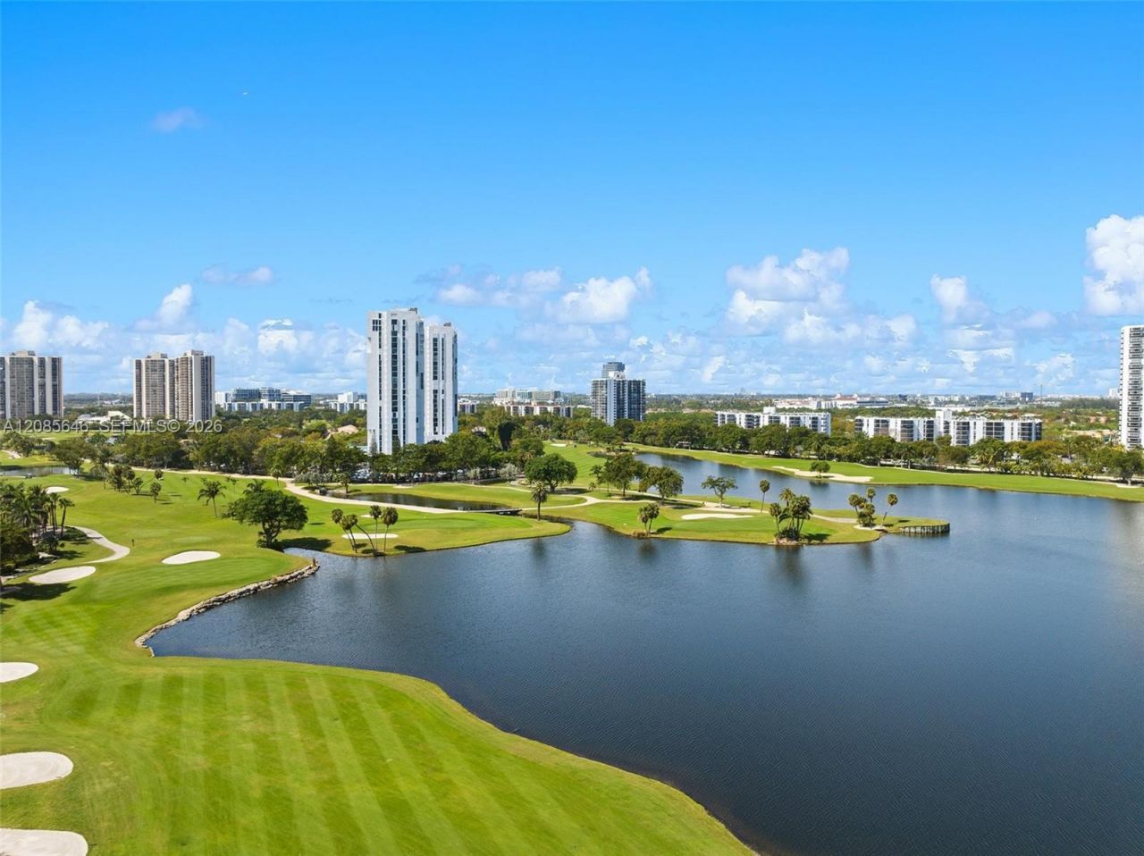 20000 E Country Club Dr , Unit 314, Aventura, FL 33180 Photo