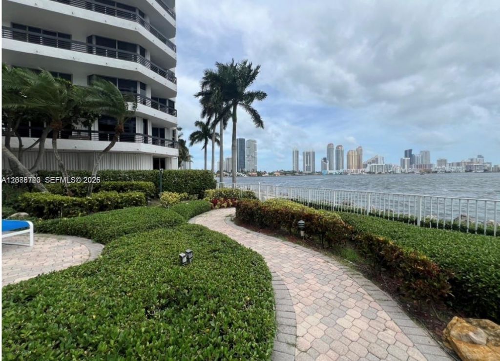 3600 Mystic Pointe Dr, Unit 604, Aventura, FL 33180 Photo
