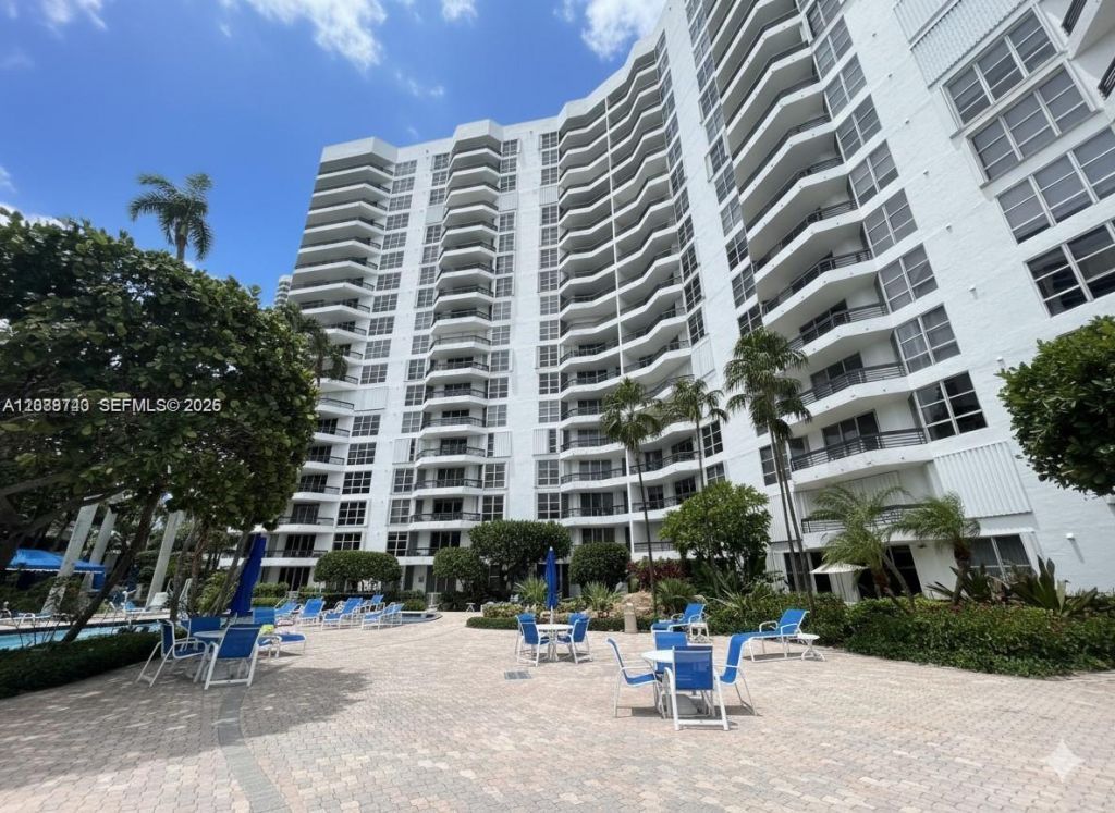 3600 Mystic Pointe Dr, Unit 604, Aventura, FL 33180 Photo