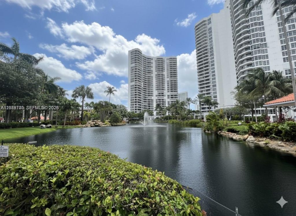 3600 Mystic Pointe Dr, Unit 604, Aventura, FL 33180 Photo